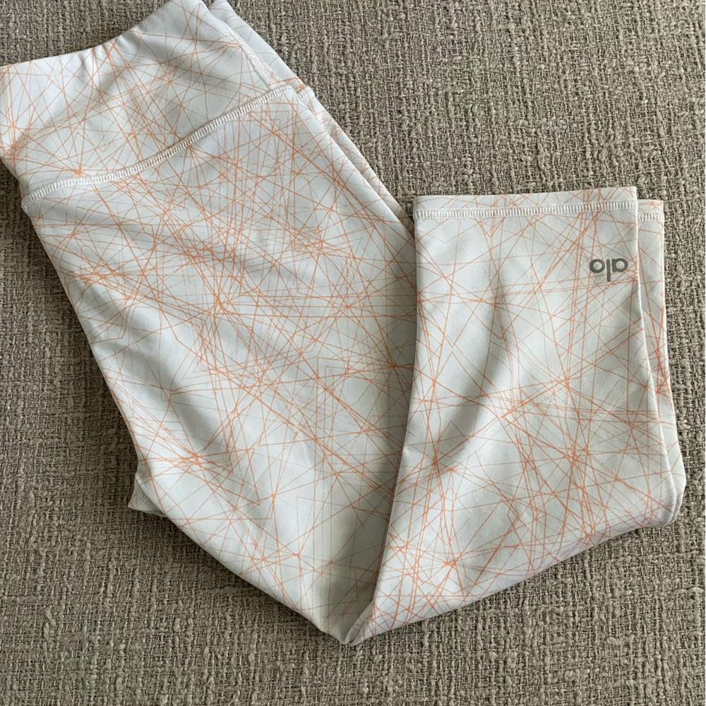 Alo Yoga capri cropped leggings size small